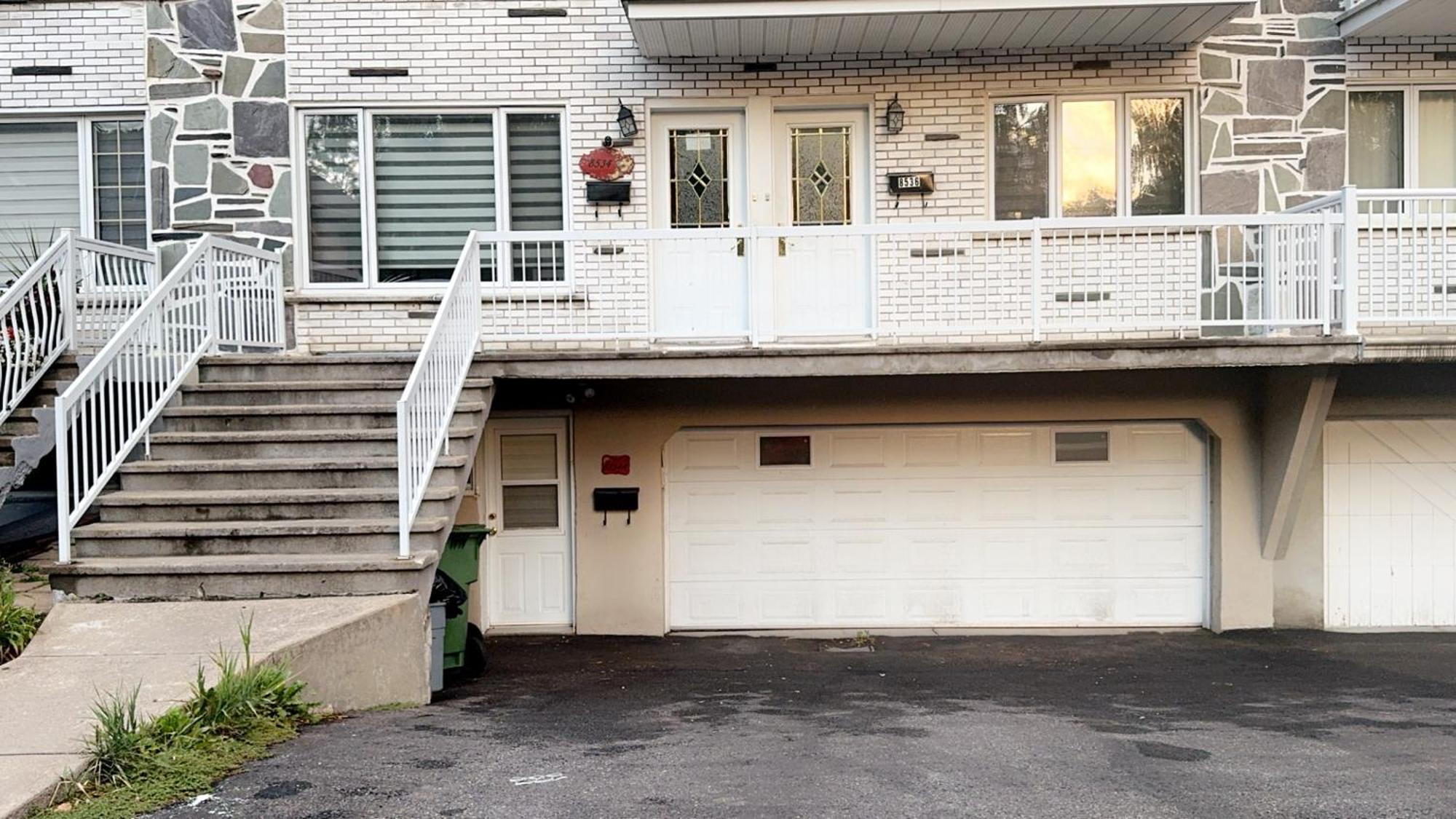 Montreal Bedroom Two Exterior photo